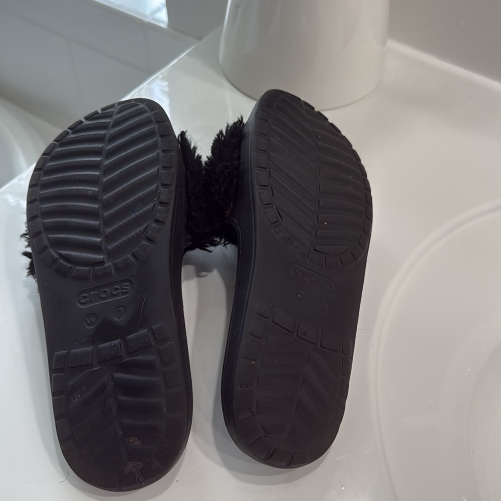 CROCS Black Fuzzy Slide Sandals - Picture 4 of 4